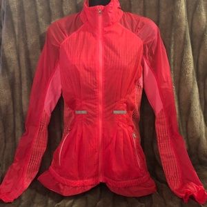 Lululemon size 4 nothing to hide light jacket